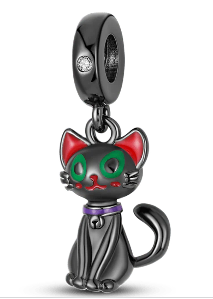 How to Use the Lucky Cat Charm to Attract Wealth and Prosperity