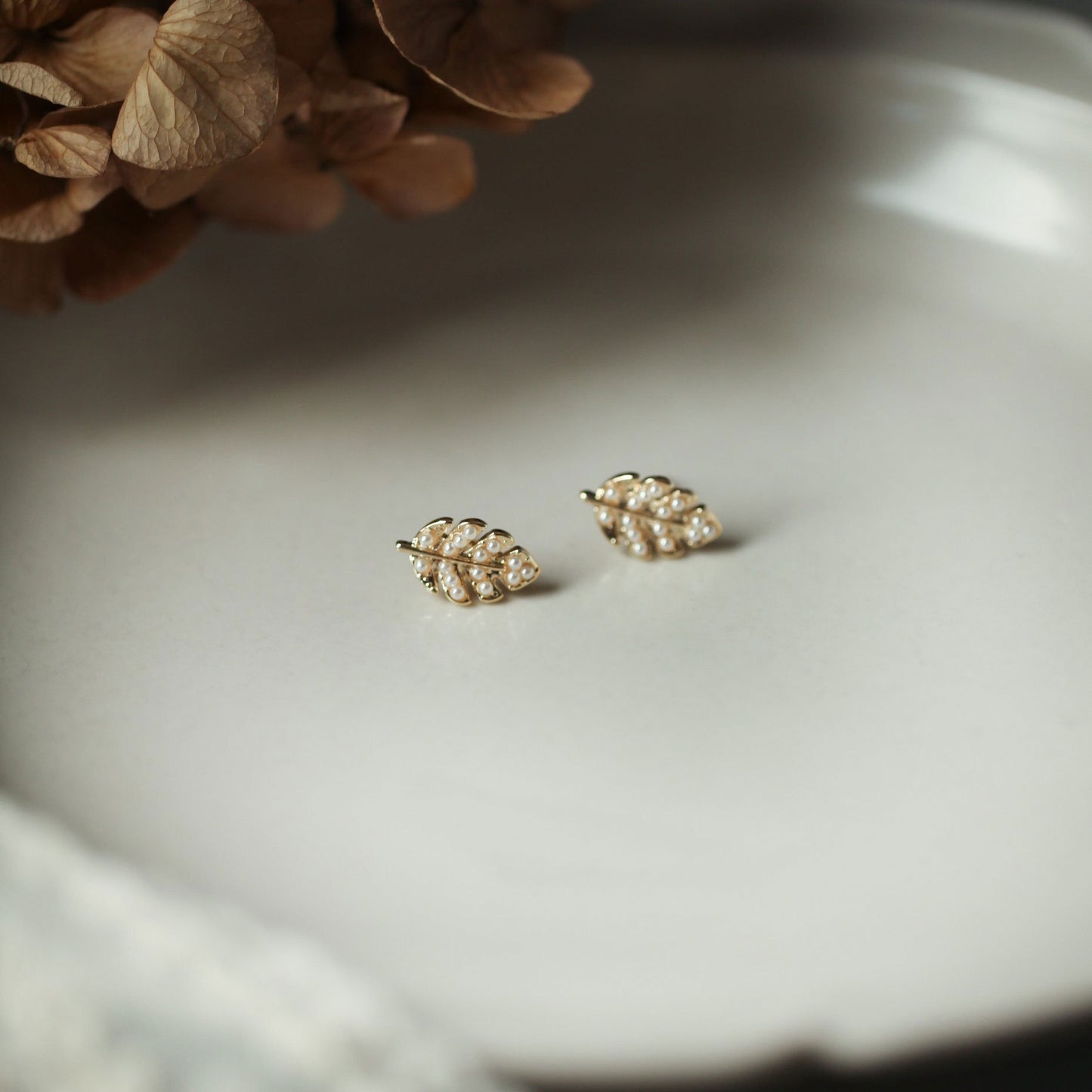 Leaf Shaped Earrings - Charmsey