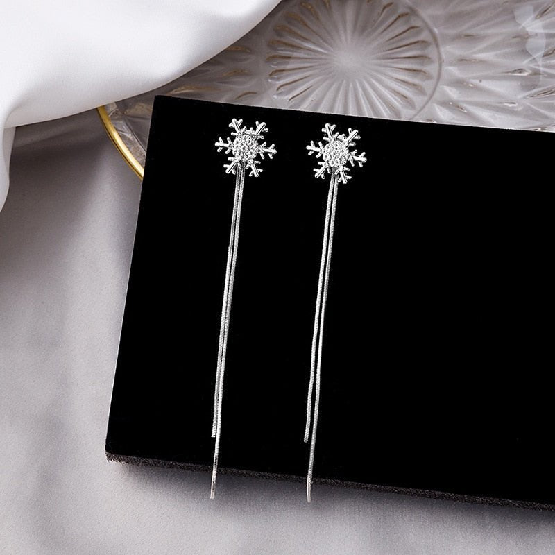 Silver Dangling Snowflake Earrings - Charmsey